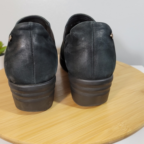 MEPHISTO solid black almond toe wedge slip on casual work comfort shootie - Picture 3 of 11